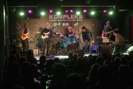 Preplet rocka in jazza z energijo vrhunske jazzovske zasedbe (2)